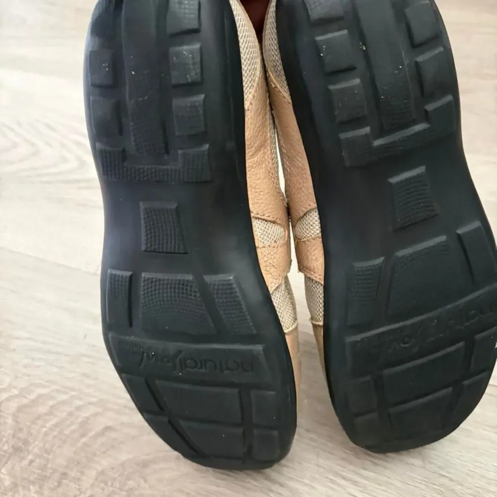 Naturalizer Women's Tan Mary Jane Flats Size 7